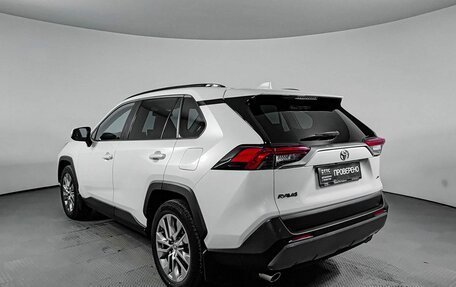 Toyota RAV4, 2021 год, 3 650 000 рублей, 8 фотография