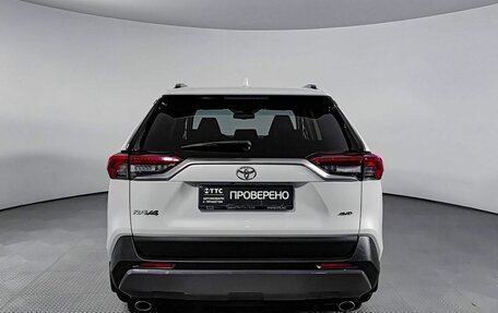 Toyota RAV4, 2021 год, 3 650 000 рублей, 7 фотография