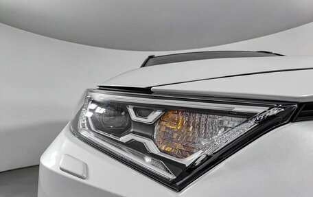 Toyota RAV4, 2021 год, 3 650 000 рублей, 21 фотография