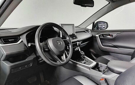 Toyota RAV4, 2021 год, 3 650 000 рублей, 20 фотография