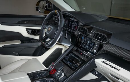 Lamborghini Urus I, 2020 год, 25 000 000 рублей, 22 фотография