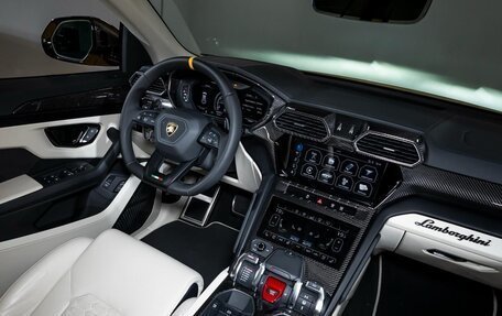 Lamborghini Urus I, 2020 год, 25 000 000 рублей, 27 фотография