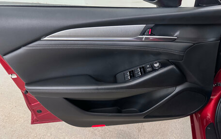 Mazda 6, 2019 год, 2 050 000 рублей, 22 фотография