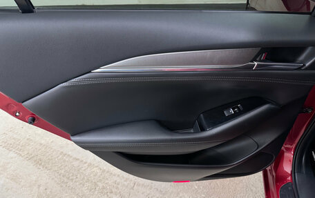 Mazda 6, 2019 год, 2 050 000 рублей, 24 фотография