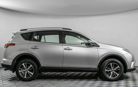 Toyota RAV4, 2017 год, 2 205 000 рублей, 4 фотография