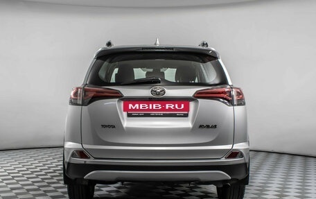 Toyota RAV4, 2017 год, 2 205 000 рублей, 6 фотография