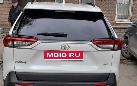 Toyota RAV4, 2021 год, 3 500 000 рублей, 3 фотография