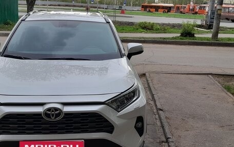 Toyota RAV4, 2021 год, 3 500 000 рублей, 2 фотография