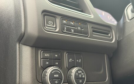 Chevrolet Tahoe IV, 2024 год, 9 999 000 рублей, 13 фотография