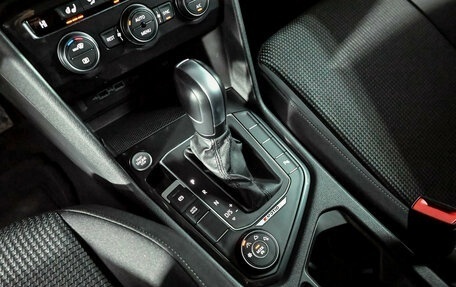 Volkswagen Tiguan II, 2020 год, 2 750 000 рублей, 13 фотография