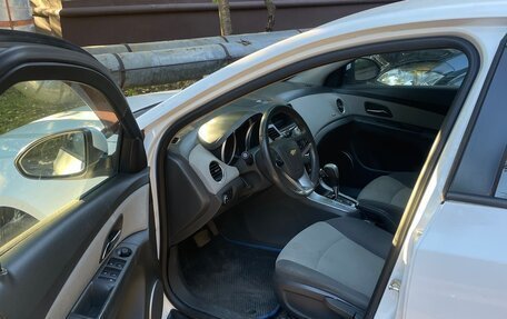 Chevrolet Cruze II, 2010 год, 525 000 рублей, 7 фотография