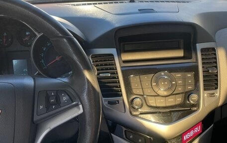 Chevrolet Cruze II, 2010 год, 525 000 рублей, 6 фотография