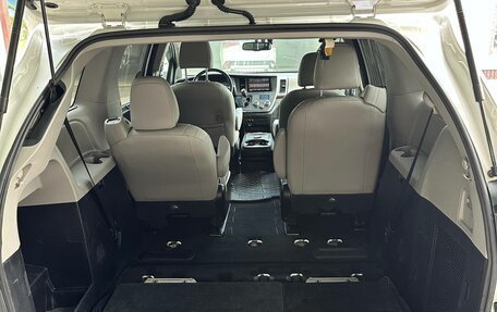 Toyota Sienna III, 2015 год, 2 500 000 рублей, 19 фотография