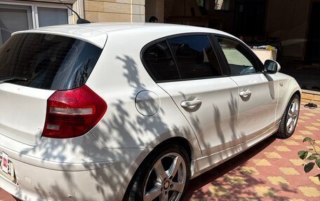BMW 1 серия, 2011 год, 870 000 рублей, 6 фотография
