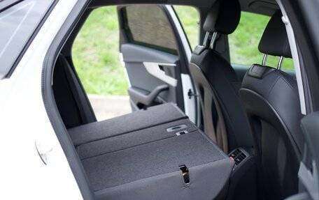 Audi A4, 2019 год, 2 550 000 рублей, 36 фотография