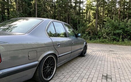 BMW 5 серия, 1990 год, 650 000 рублей, 4 фотография