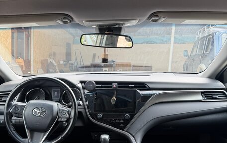 Toyota Camry, 2019 год, 2 450 000 рублей, 2 фотография