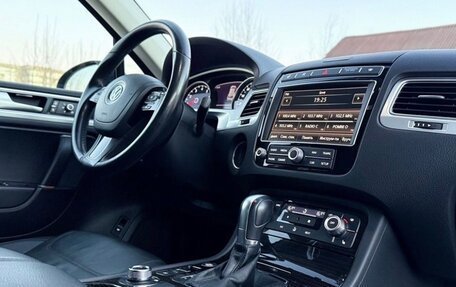 Volkswagen Touareg III, 2017 год, 3 450 000 рублей, 22 фотография
