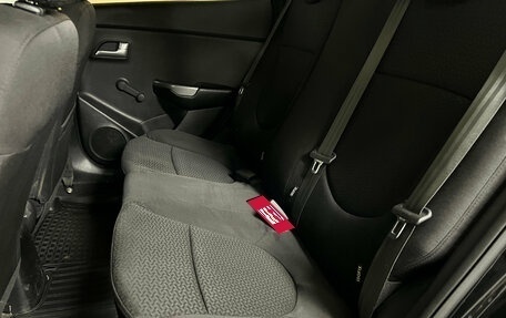 KIA Rio III рестайлинг, 2017 год, 941 000 рублей, 28 фотография