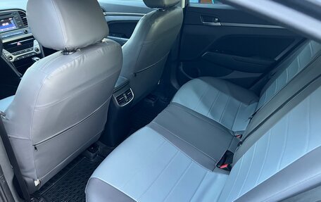 Hyundai Elantra VI рестайлинг, 2018 год, 1 400 000 рублей, 10 фотография