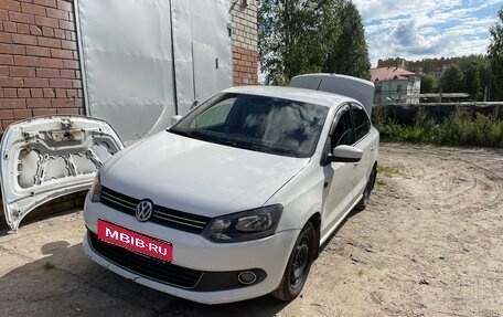 Volkswagen Polo VI (EU Market), 2011 год, 375 000 рублей, 1 фотография