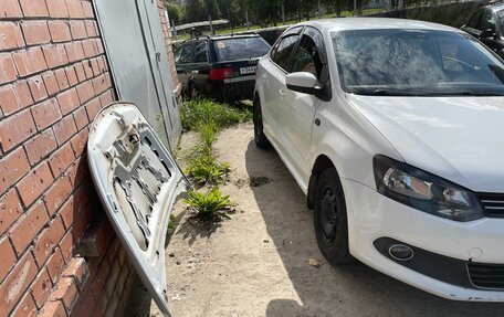 Volkswagen Polo VI (EU Market), 2011 год, 375 000 рублей, 4 фотография
