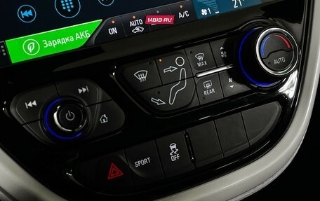 Chevrolet Bolt, 2018 год, 2 450 000 рублей, 16 фотография