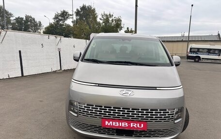 Hyundai Staria, 2023 год, 5 500 000 рублей, 2 фотография