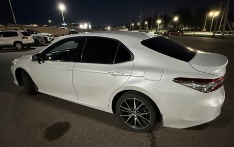 Toyota Camry, 2021 год, 3 350 000 рублей, 4 фотография