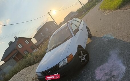 Nissan AD II, 2000 год, 250 000 рублей, 2 фотография