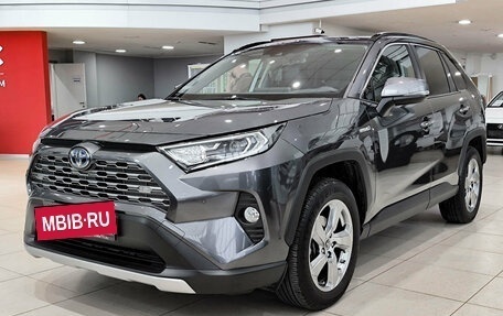 Toyota RAV4, 2020 год, 3 750 000 рублей, 5 фотография