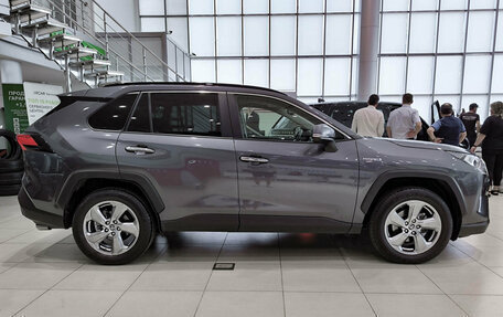 Toyota RAV4, 2020 год, 3 750 000 рублей, 8 фотография