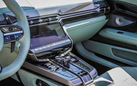 Aston Martin Vanquish, 2026 год, 71 999 976 рублей, 8 фотография