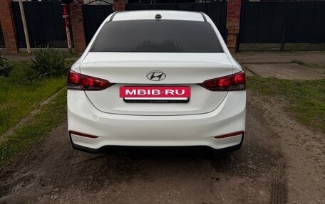 Hyundai Solaris II рестайлинг, 2017 год, 830 000 рублей, 3 фотография