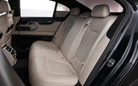 BMW 7 серия, 2017 год, 4 300 000 рублей, 9 фотография
