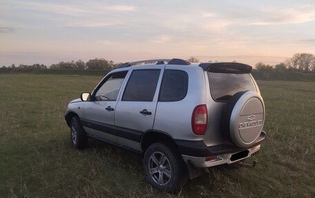 Chevrolet Niva I рестайлинг, 2004 год, 300 000 рублей, 3 фотография