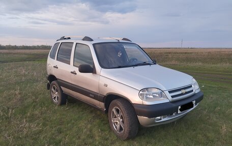 Chevrolet Niva I рестайлинг, 2004 год, 300 000 рублей, 2 фотография