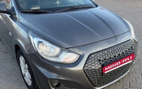 Hyundai Solaris II рестайлинг, 2011 год, 530 000 рублей, 6 фотография