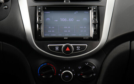 Hyundai Solaris II рестайлинг, 2011 год, 698 000 рублей, 13 фотография