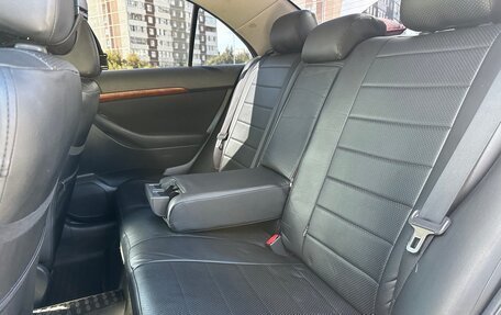 Toyota Avensis III рестайлинг, 2006 год, 750 000 рублей, 26 фотография