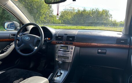 Toyota Avensis III рестайлинг, 2006 год, 750 000 рублей, 24 фотография