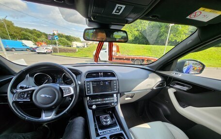 Jaguar F-Pace, 2017 год, 2 650 000 рублей, 6 фотография