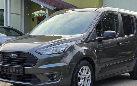 Ford Tourneo Connect II рестайлинг, 2020 год, 1 795 000 рублей, 3 фотография