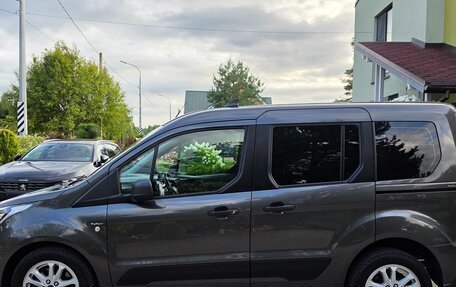 Ford Tourneo Connect II рестайлинг, 2020 год, 1 795 000 рублей, 4 фотография