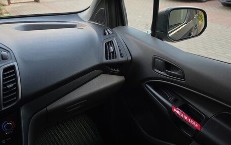 Ford Tourneo Connect II рестайлинг, 2020 год, 1 795 000 рублей, 28 фотография