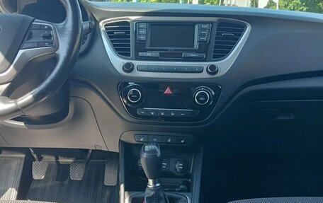 Hyundai Solaris II рестайлинг, 2018 год, 1 380 000 рублей, 3 фотография