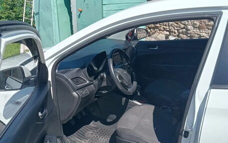 Hyundai Solaris II рестайлинг, 2018 год, 1 380 000 рублей, 11 фотография