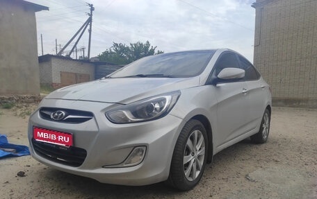Hyundai Solaris II рестайлинг, 2011 год, 950 000 рублей, 1 фотография