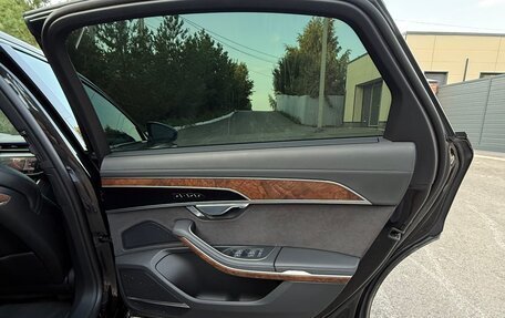 Audi A8, 2023 год, 9 000 000 рублей, 14 фотография