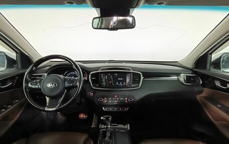 KIA Sorento II рестайлинг, 2017 год, 2 590 000 рублей, 11 фотография